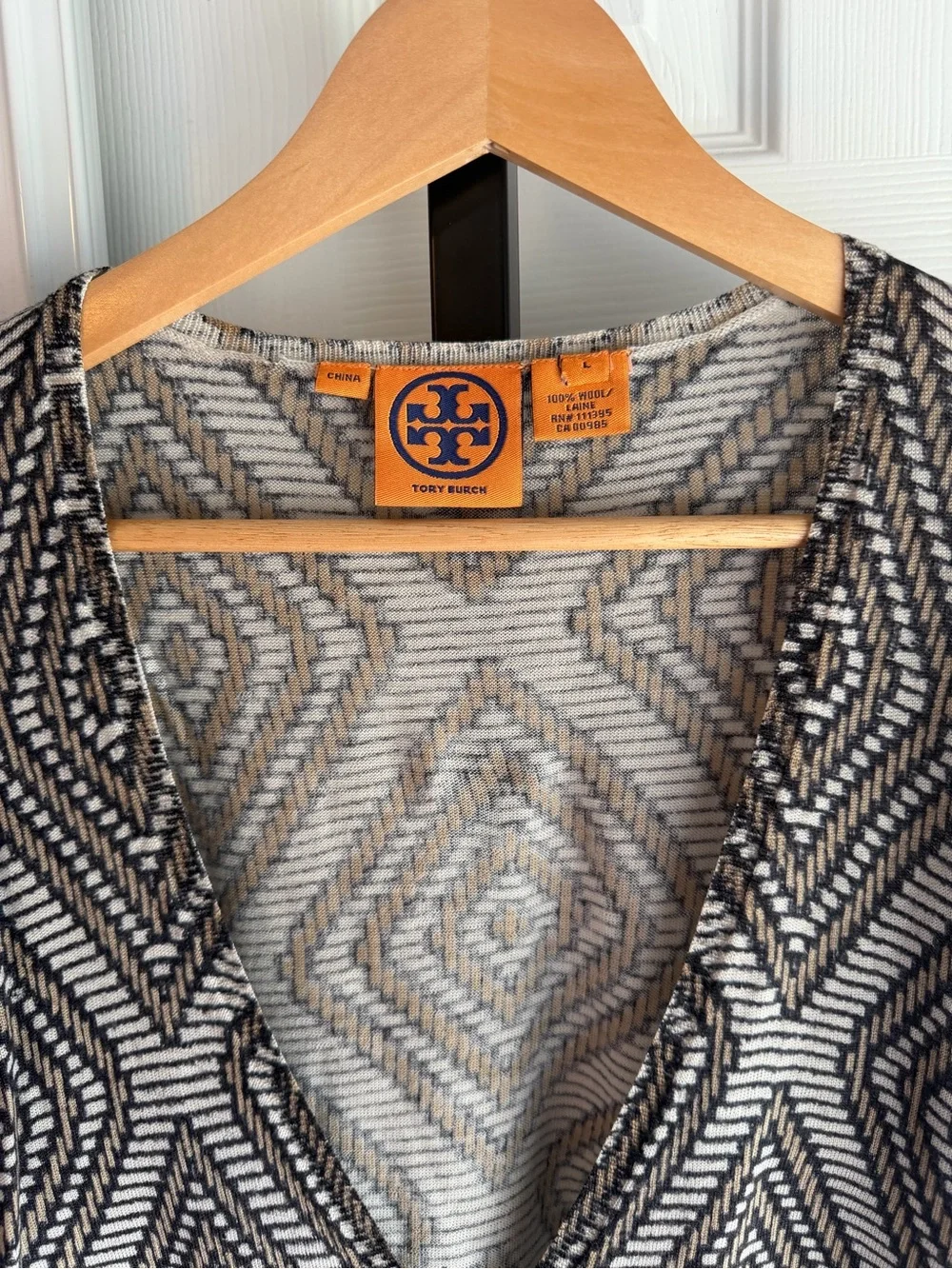 Tory Burch Button Up Cardigan Women’s Geometric  Sleeve Stretch 100% Wool Size:L